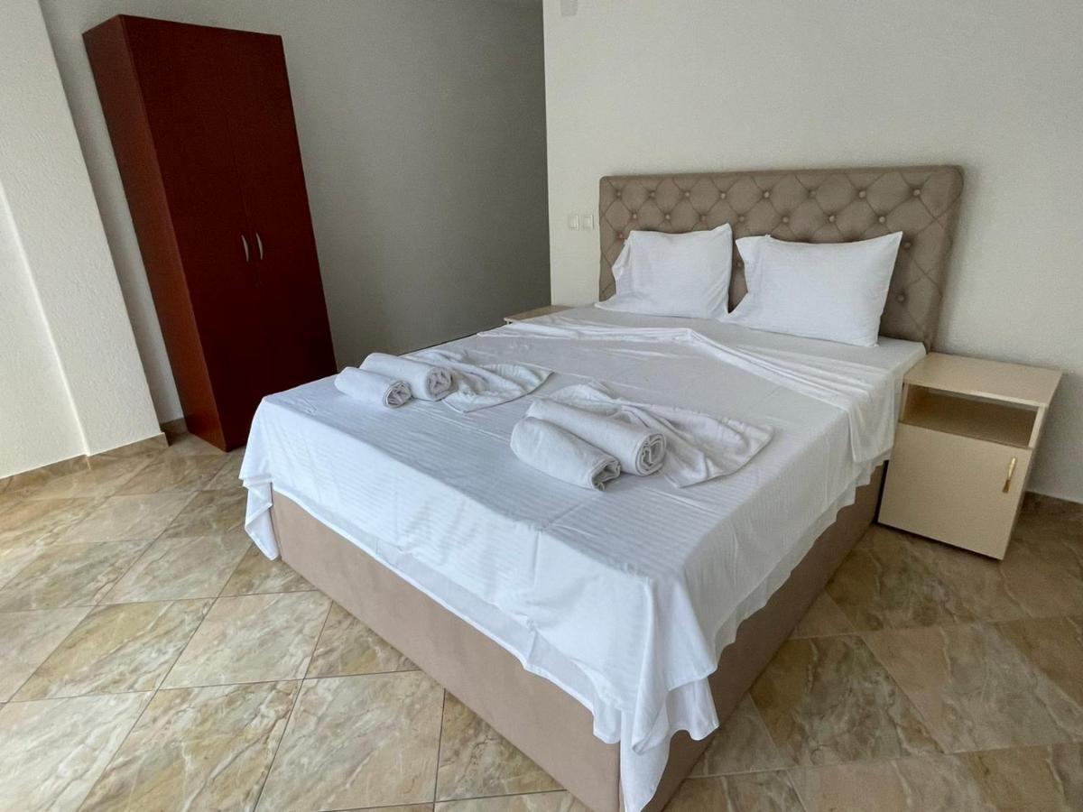 Hotel Montenegro Struga Exterior photo